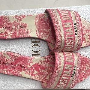 Offwhite/Salmon Christian Dior Sandal / Dway Toile De  / Eu Size 38